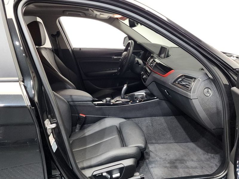 2018 BMW 1 Series 118d Sport 5Door photo 11