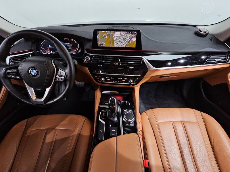 2020 BMW 5 Series 520i Luxury photo 7