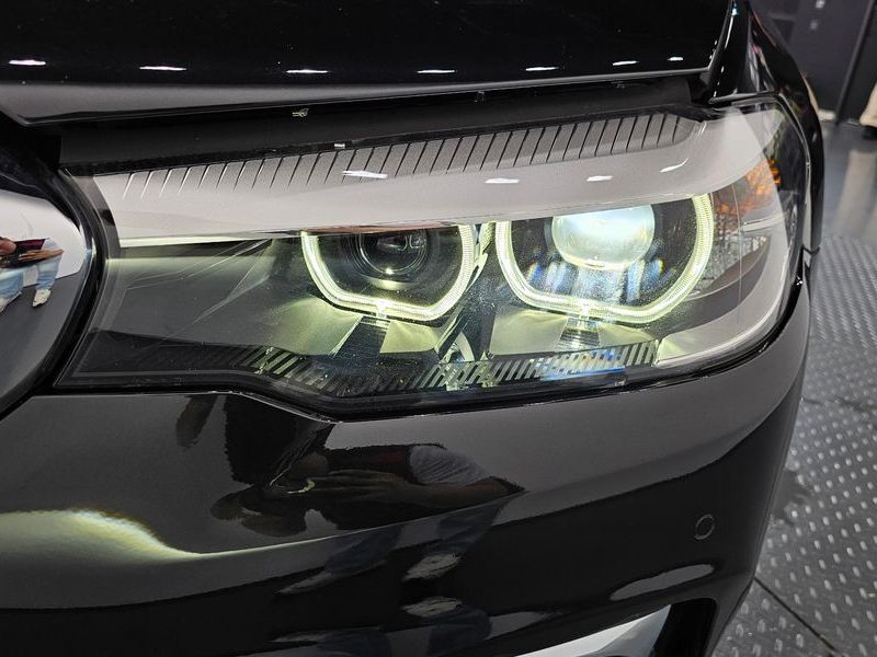 2020 BMW 5 Series 520i Luxury photo 22