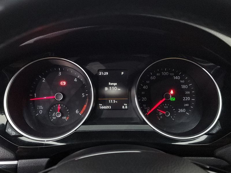 2016 Volkswagen Jetta 2.0 TDI BlueMotion Premium 6th photo 8