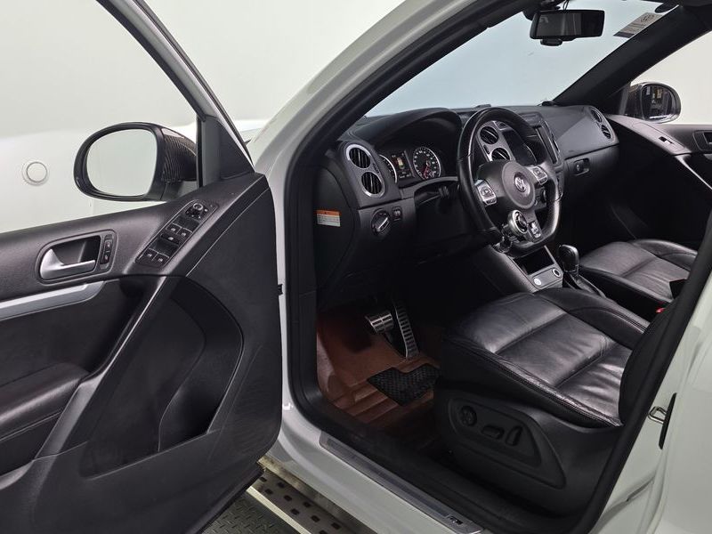 2016 Volkswagen Tiguan 2.0 TDI R-Line 5N photo 10