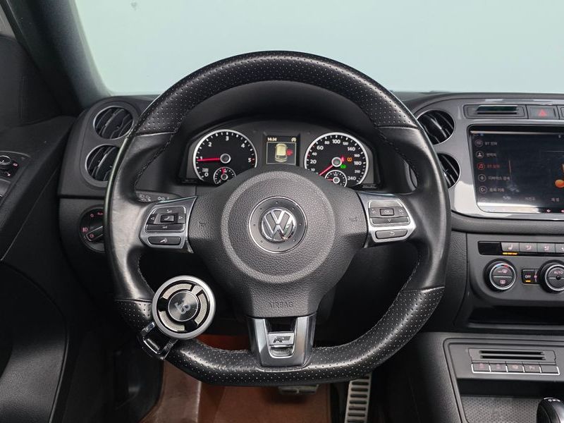 2016 Volkswagen Tiguan 2.0 TDI R-Line 5N photo 12