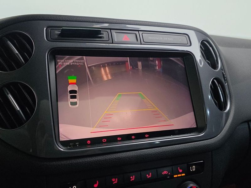 2016 Volkswagen Tiguan 2.0 TDI R-Line 5N photo 14