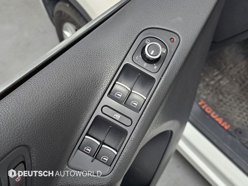 2012 Volkswagen Tiguan 2.0 TDI Comfort 5N photo 18