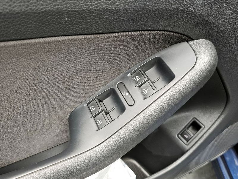 2014 Volkswagen Jetta 1.6 TDI Blue Motion 6th photo 17