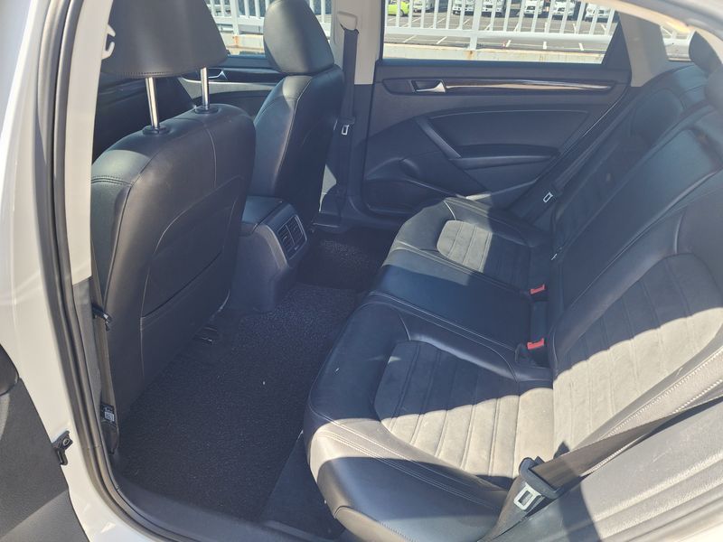 2015 Volkswagen Passat 2.0 TDI B7 photo 10