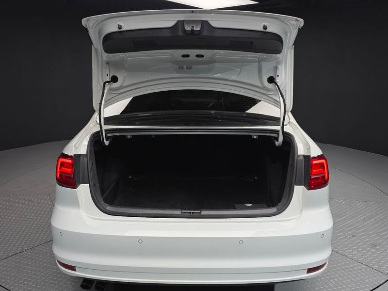 2016 Volkswagen Jetta 2.0 TDI BlueMotion Premium 6th photo 20