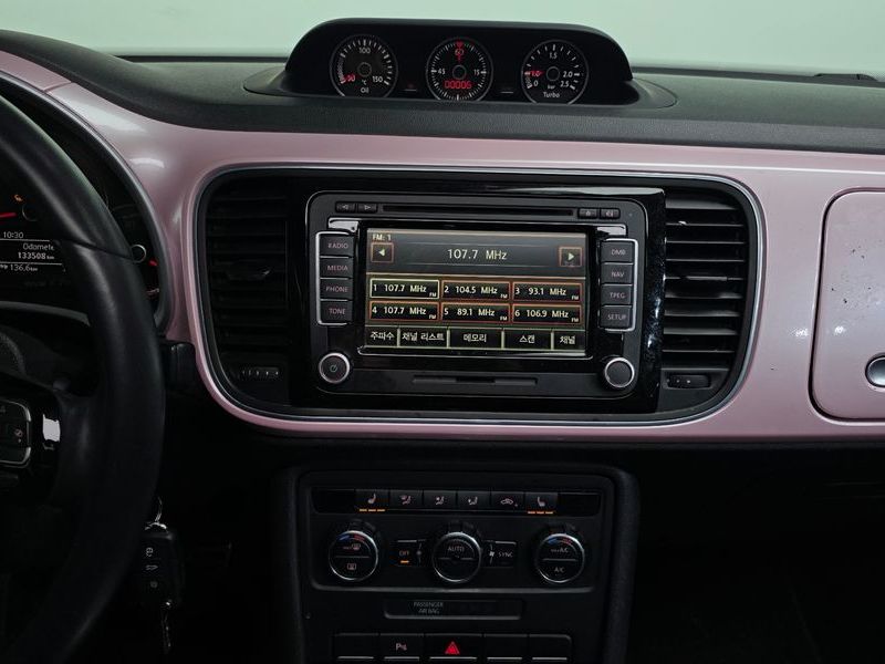 2013 Volkswagen Beetle 2.0 TDI Premium 3rd photo 14
