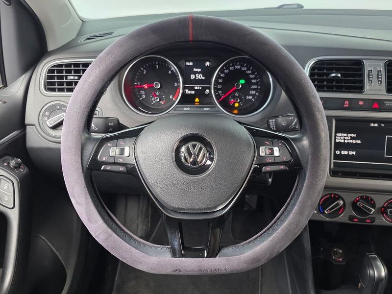 2016 Volkswagen Polo 1.4 TDI R-Line 5th photo 13