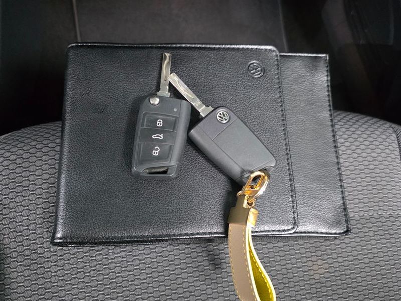 2016 Volkswagen Polo 1.4 TDI R-Line 5th photo 19