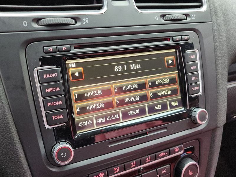 2012 Volkswagen Golf 2.0 TDI Cabriolet photo 16