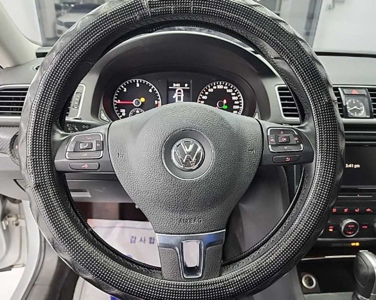 2013 Volkswagen Passat 2.0 TDI B7 photo 9