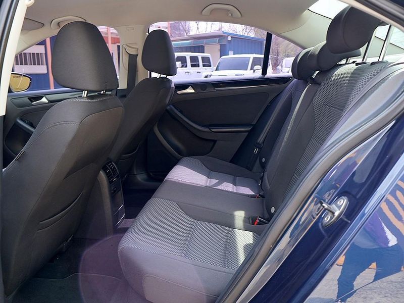 2014 Volkswagen Jetta 1.6 TDI Blue Motion 6th photo 10