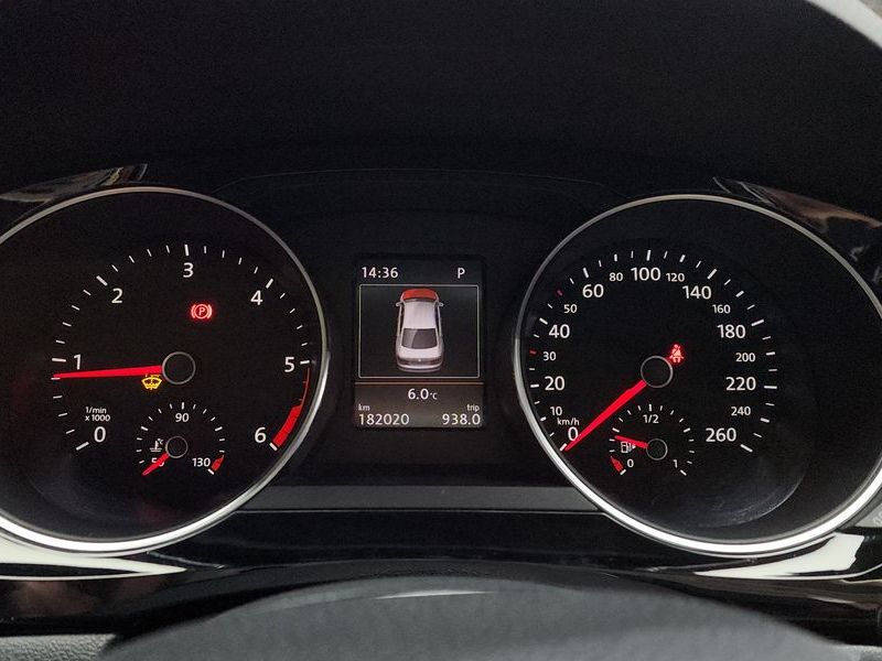 2015 Volkswagen Jetta 2.0 TDI BlueMotion Premium 6th photo 8