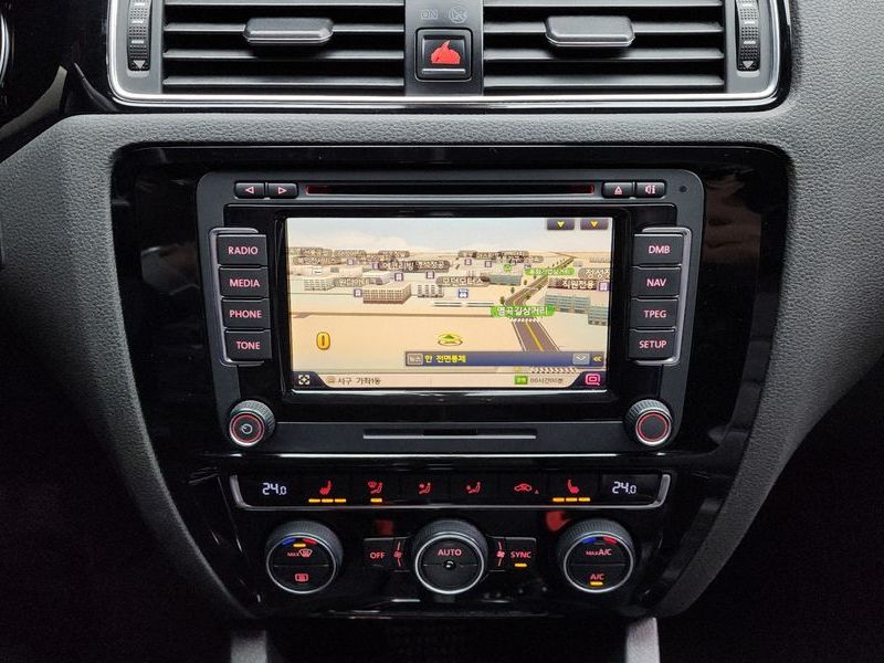 2015 Volkswagen Jetta 2.0 TDI BlueMotion Premium 6th photo 14