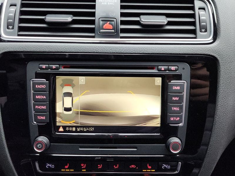 2015 Volkswagen Jetta 2.0 TDI BlueMotion Premium 6th photo 15