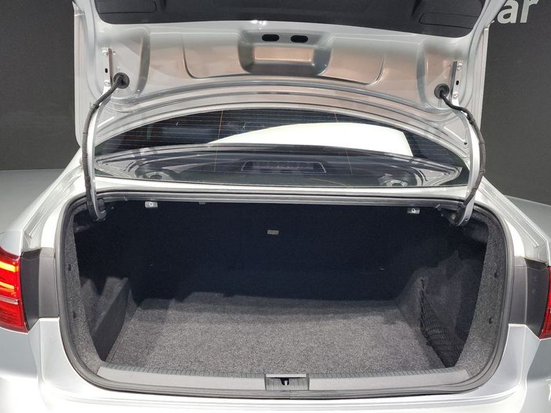 2015 Volkswagen Jetta 2.0 TDI BlueMotion Premium 6th photo 20