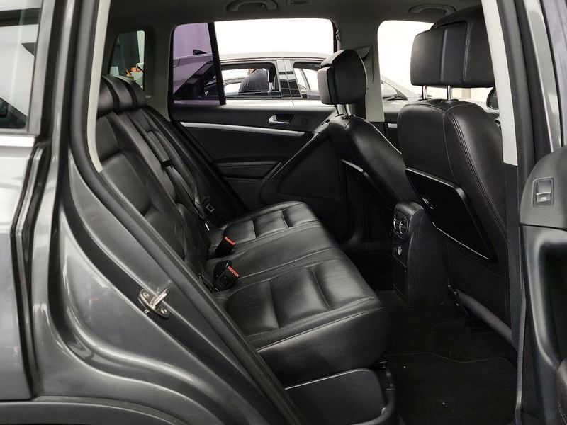 2016 Volkswagen Tiguan 2.0 TDI Premium 5N photo 12