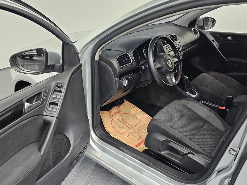 2012 Volkswagen Golf 1.6 TDI Blue Motion photo 10
