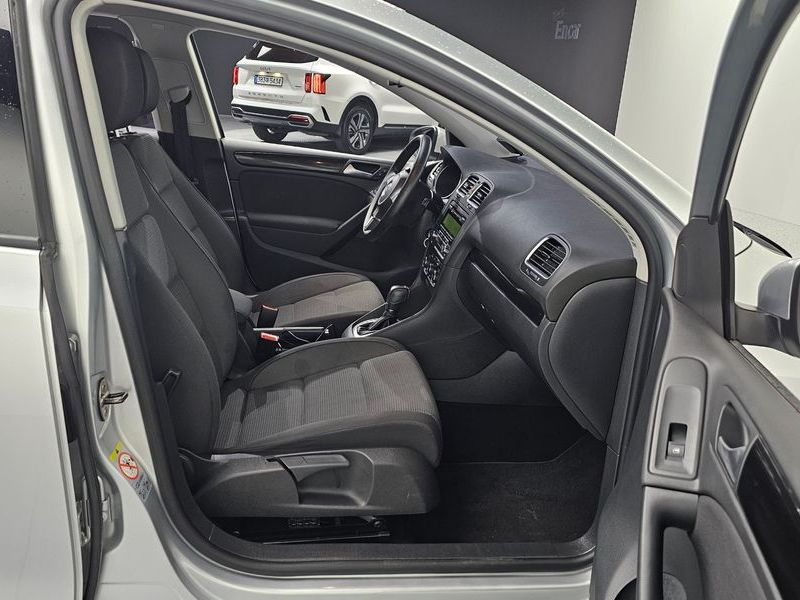 2012 Volkswagen Golf 1.6 TDI Blue Motion photo 12