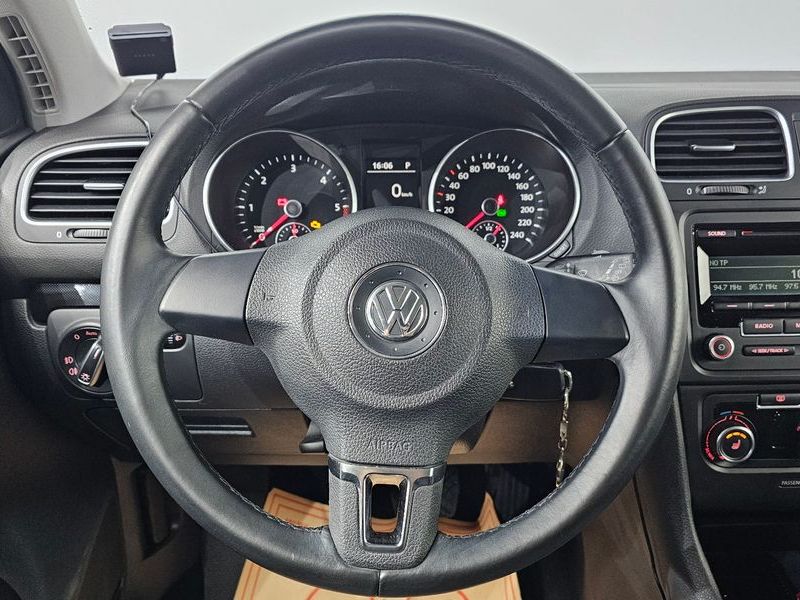 2012 Volkswagen Golf 1.6 TDI Blue Motion photo 16