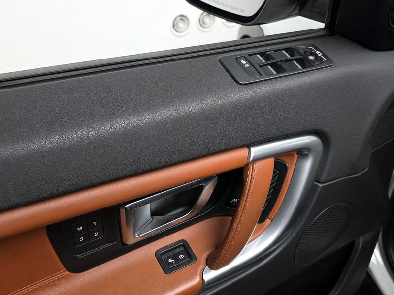 2016 Land Rover Discovery Sport 2.0 TD4 HSE Luxury photo 19