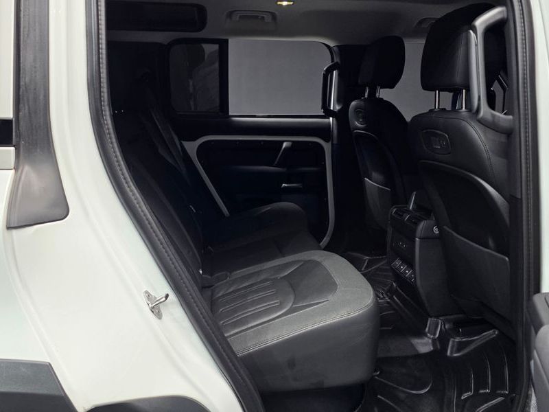 2020 Land Rover Defender 110 D240 S photo 12