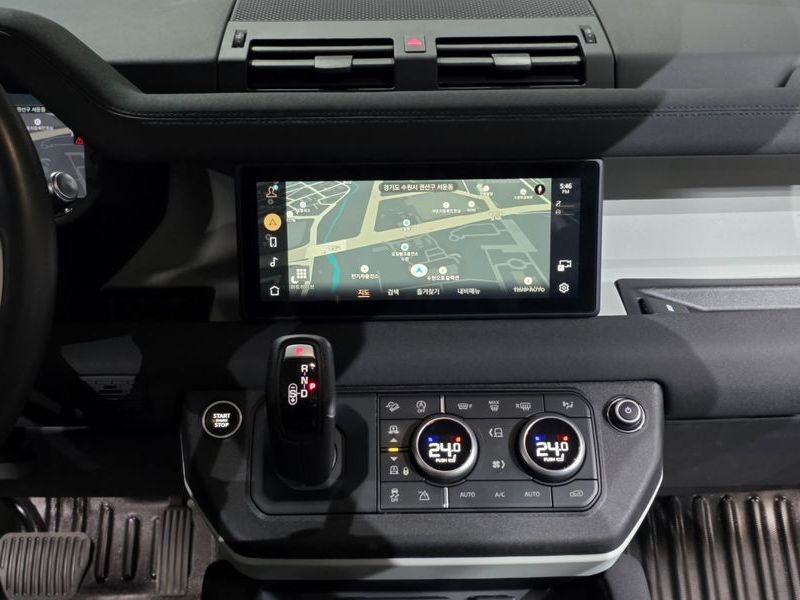 2020 Land Rover Defender 110 D240 S photo 14