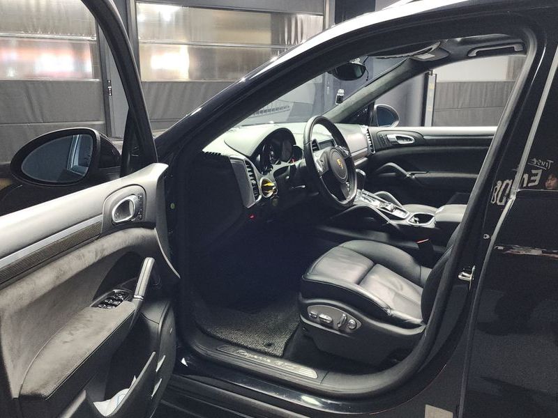 2013 Porsche Cayenne 4.8 GTS 958 photo 10