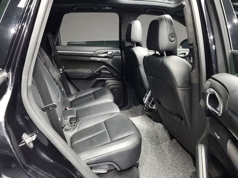2013 Porsche Cayenne 4.8 GTS 958 photo 12