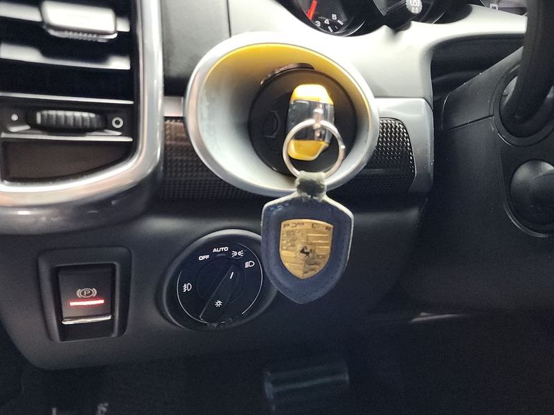 2013 Porsche Cayenne 4.8 GTS 958 photo 16