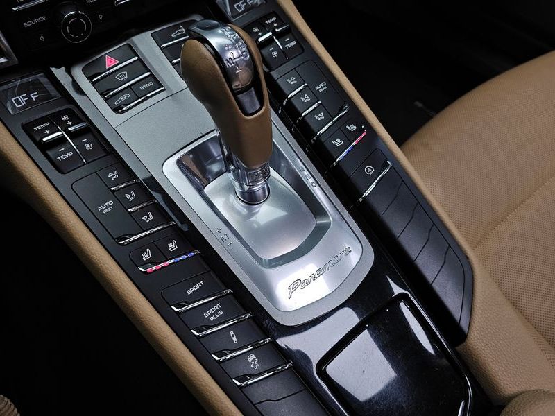 2016 Porsche Panamera 3.6 AWD Edition 970 photo 9
