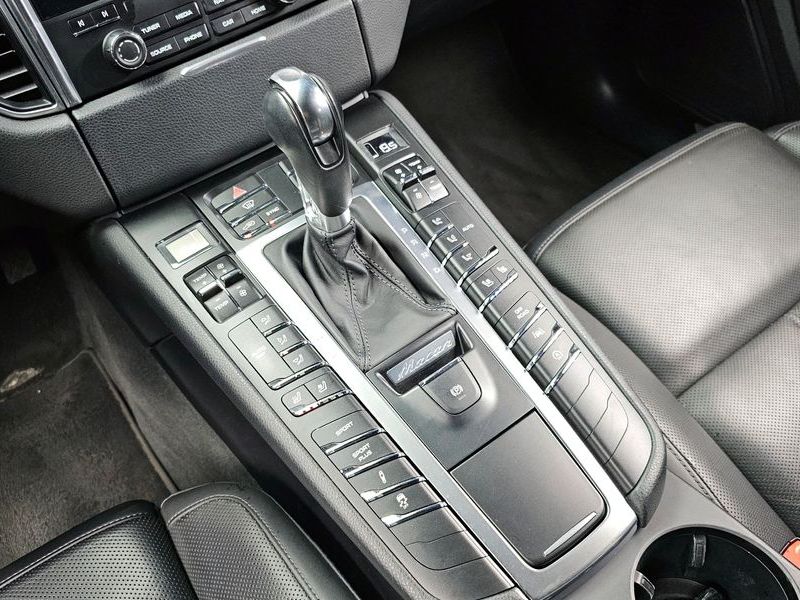 2017 Porsche Macan 3.0 S Diesel 95B photo 9