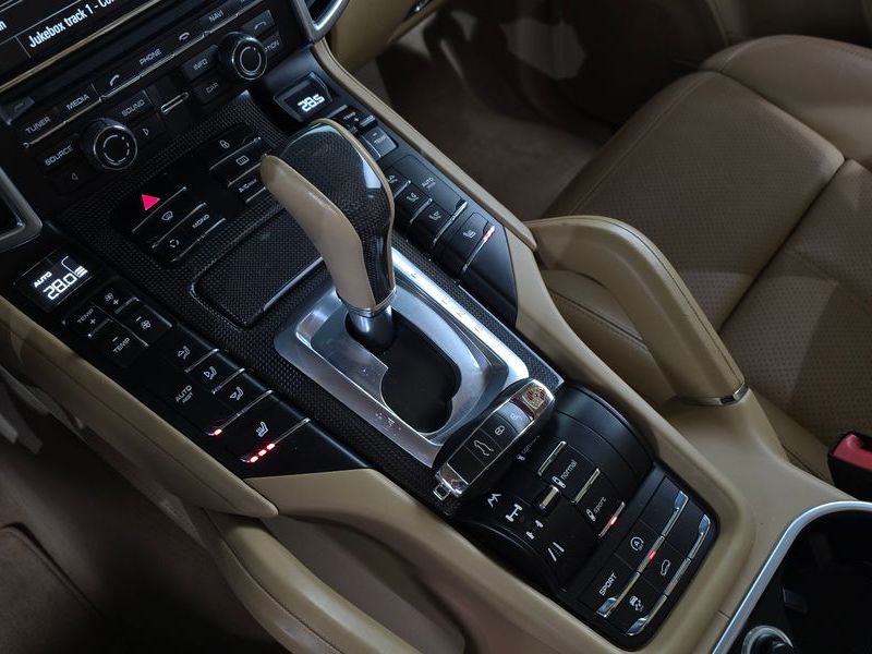2013 Porsche Cayenne 4.8 GTS 958 photo 9
