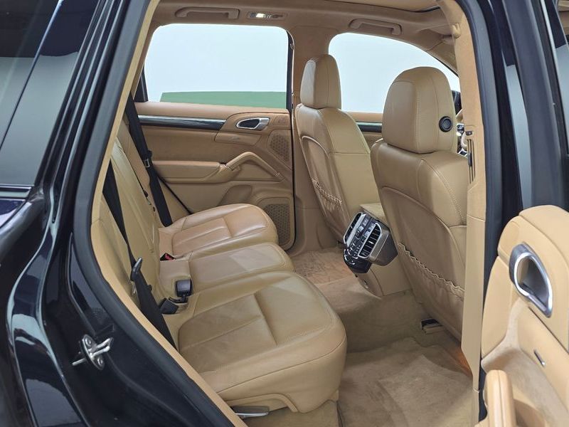 2013 Porsche Cayenne 4.8 GTS 958 photo 12