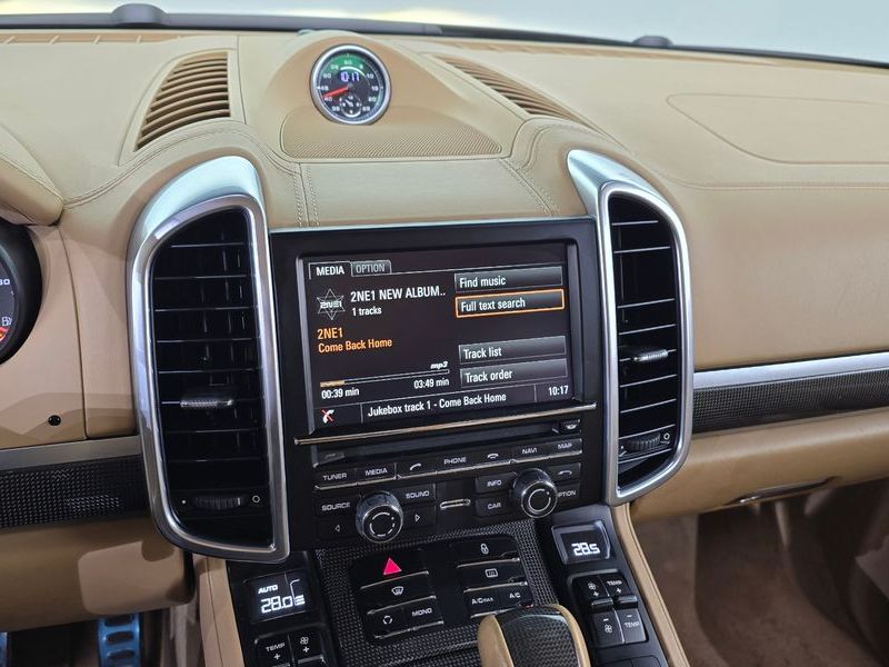 2013 Porsche Cayenne 4.8 GTS 958 photo 14