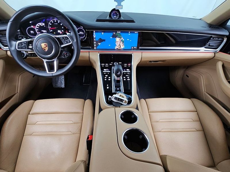 2018 Porsche Panamera 3.0 AWD photo 7