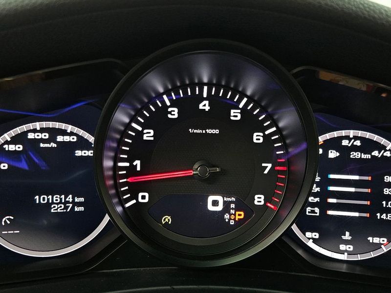 2018 Porsche Panamera 3.0 AWD photo 8