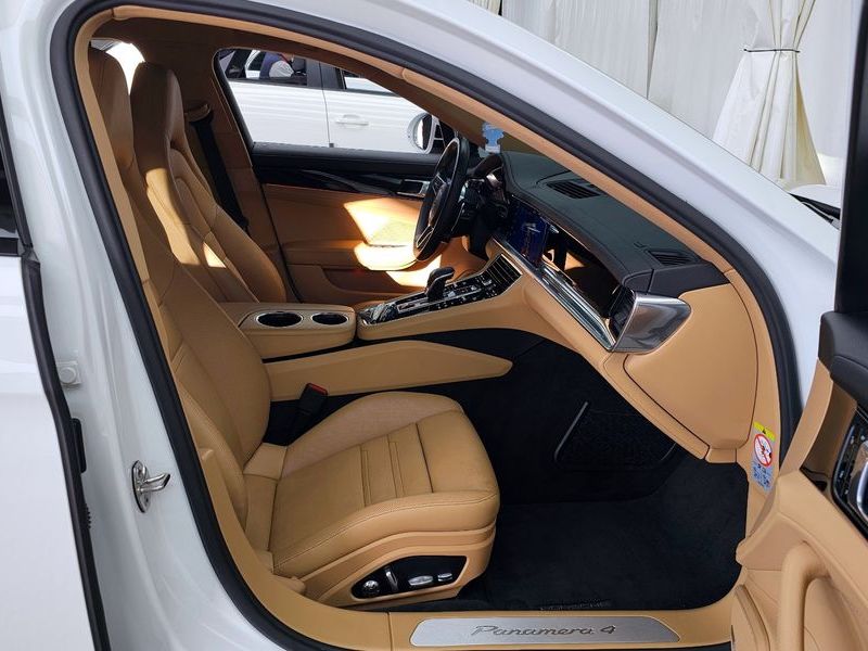 2018 Porsche Panamera 3.0 AWD photo 11