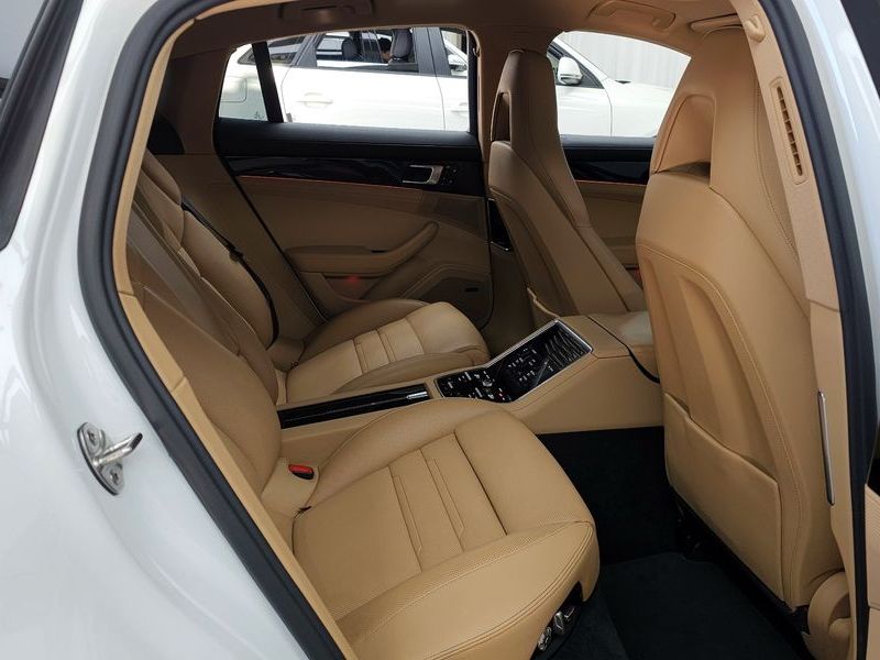 2018 Porsche Panamera 3.0 AWD photo 12