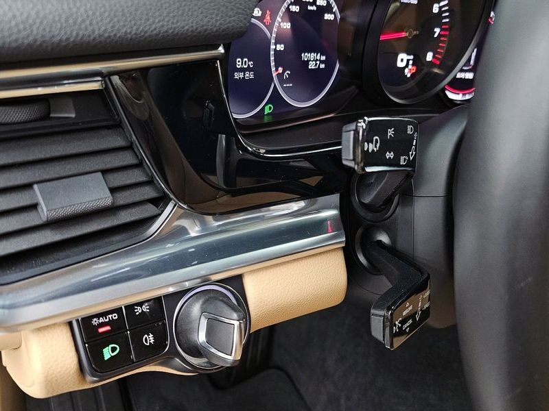 2018 Porsche Panamera 3.0 AWD photo 14