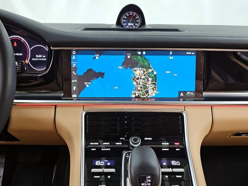 2018 Porsche Panamera 3.0 AWD photo 15