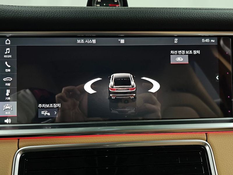 2018 Porsche Panamera 3.0 AWD photo 17