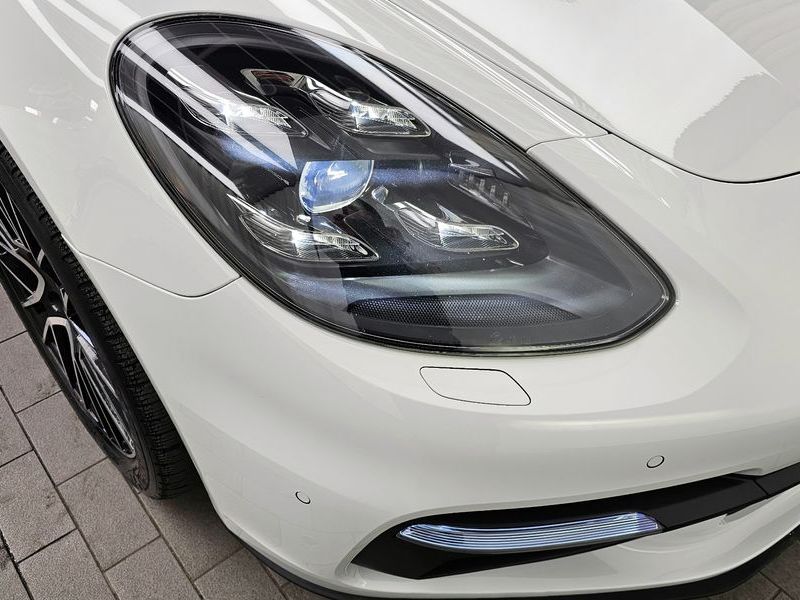 2018 Porsche Panamera 3.0 AWD photo 22