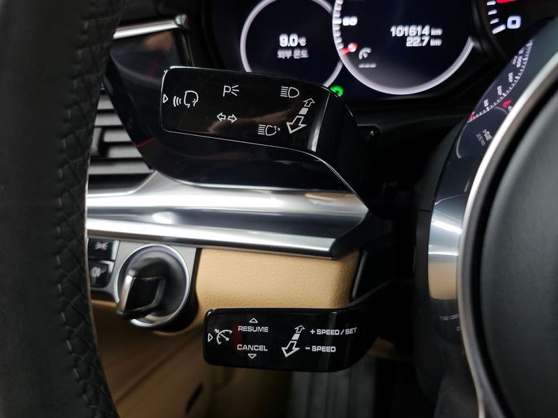 2018 Porsche Panamera 3.0 AWD photo 30