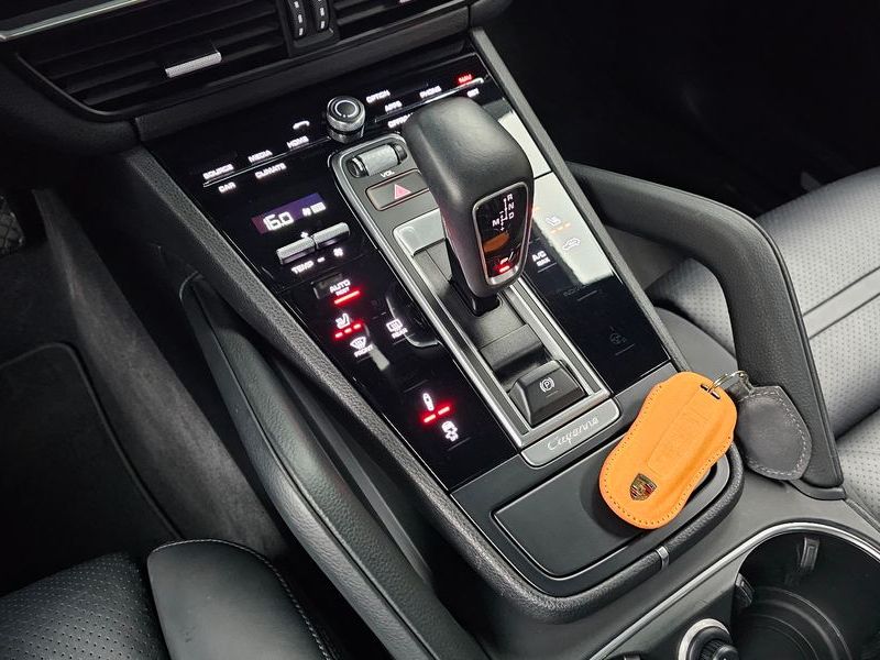 2020 Porsche Cayenne 3.0 photo 9