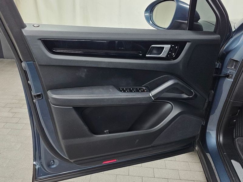 2020 Porsche Cayenne 3.0 photo 24