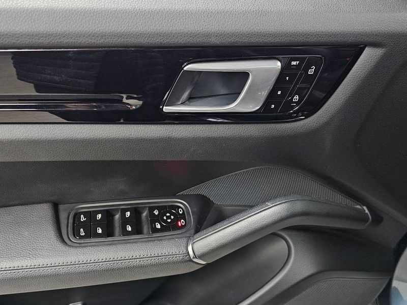 2020 Porsche Cayenne 3.0 photo 29