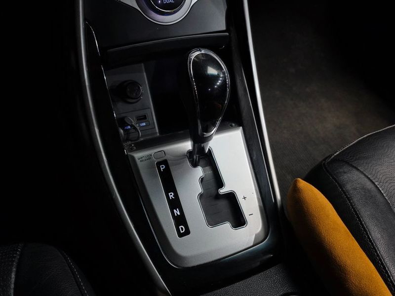 2012 Hyundai Avante M16 GDI Premier photo 9