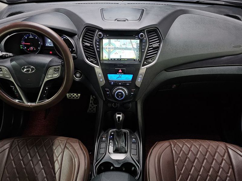 2015 Hyundai Santa Fe Diesel(e-VGT) 2.0 2WD Premium photo 7